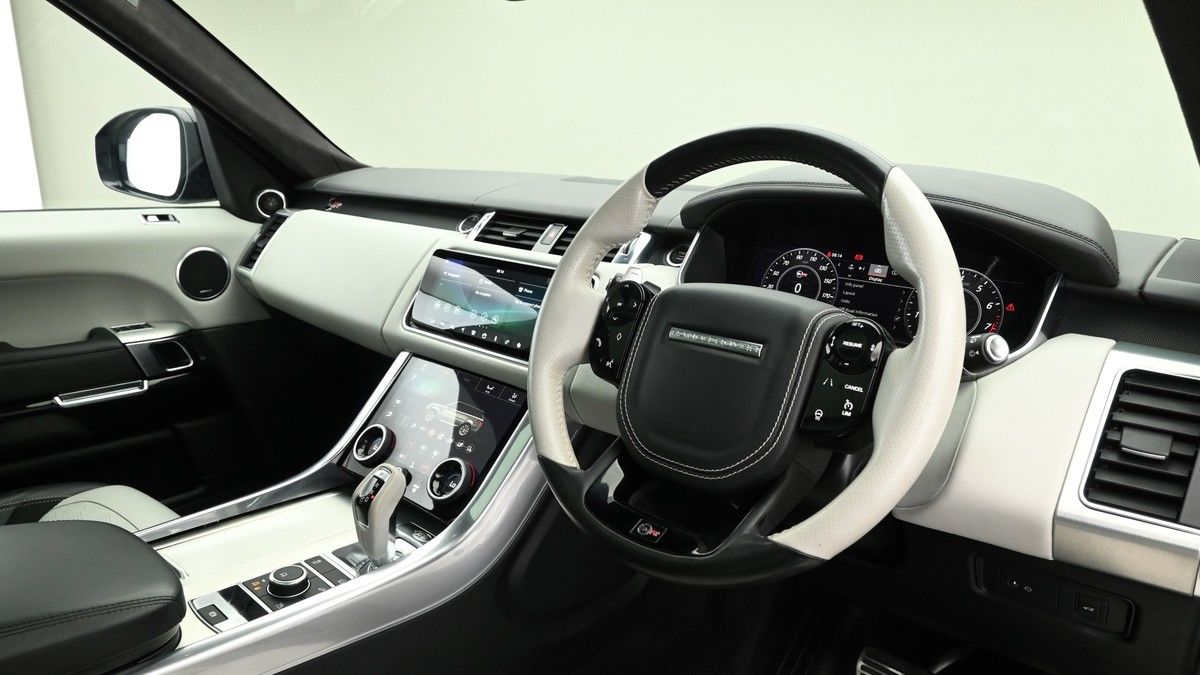 Land Rover Range Rover Sport Image 3