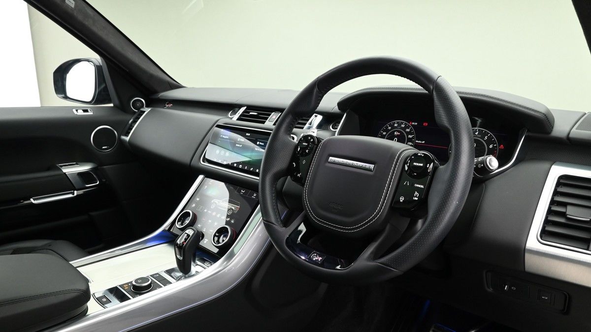 Land Rover Range Rover Sport Image 3