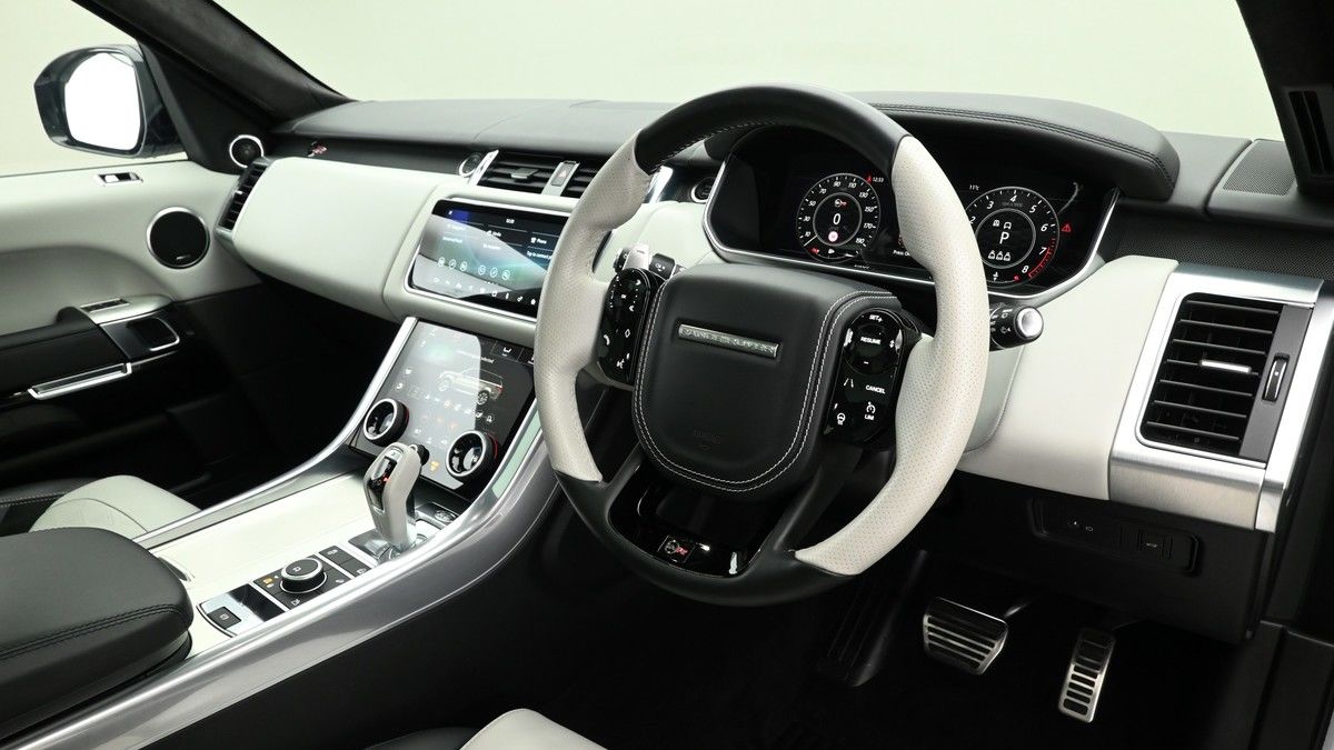 Land Rover Range Rover Sport Image 3