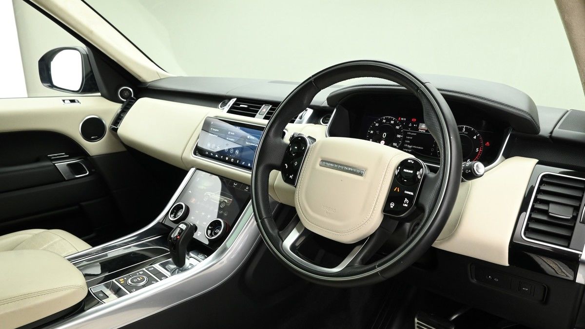 Land Rover Range Rover Sport Image 3