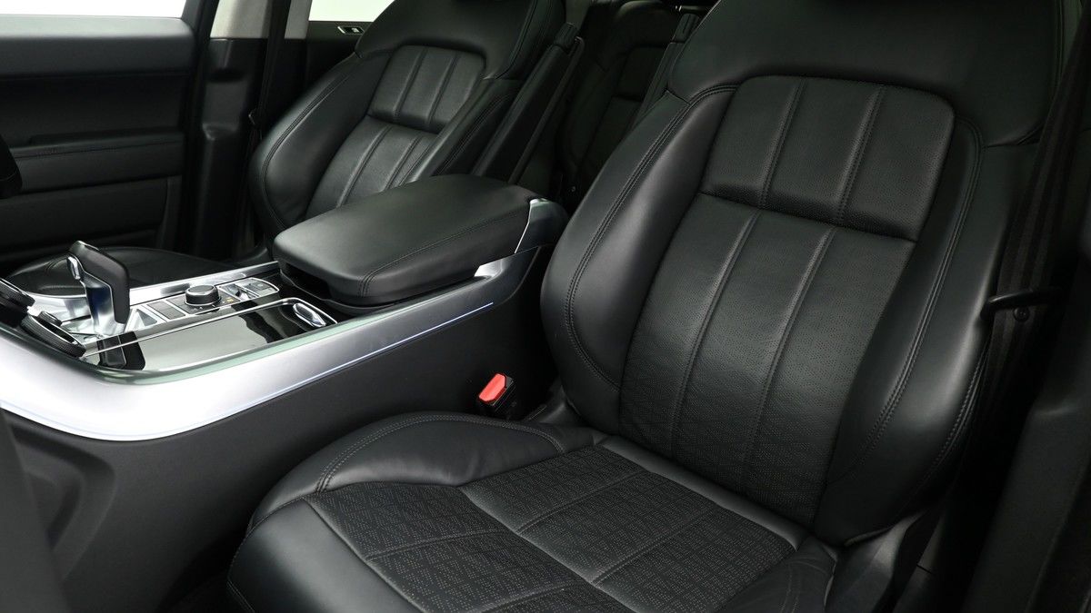 Land Rover Range Rover Sport Image 4