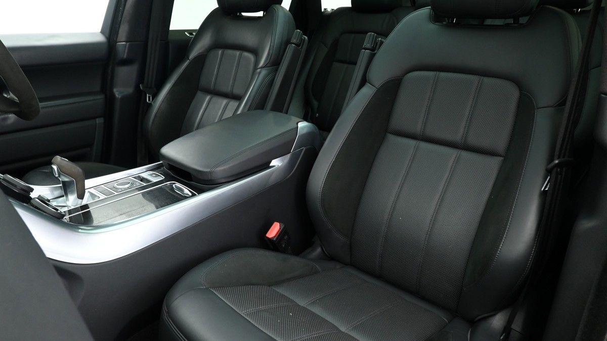 Land Rover Range Rover Sport Image 4