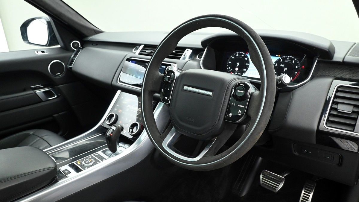 Land Rover Range Rover Sport Image 3