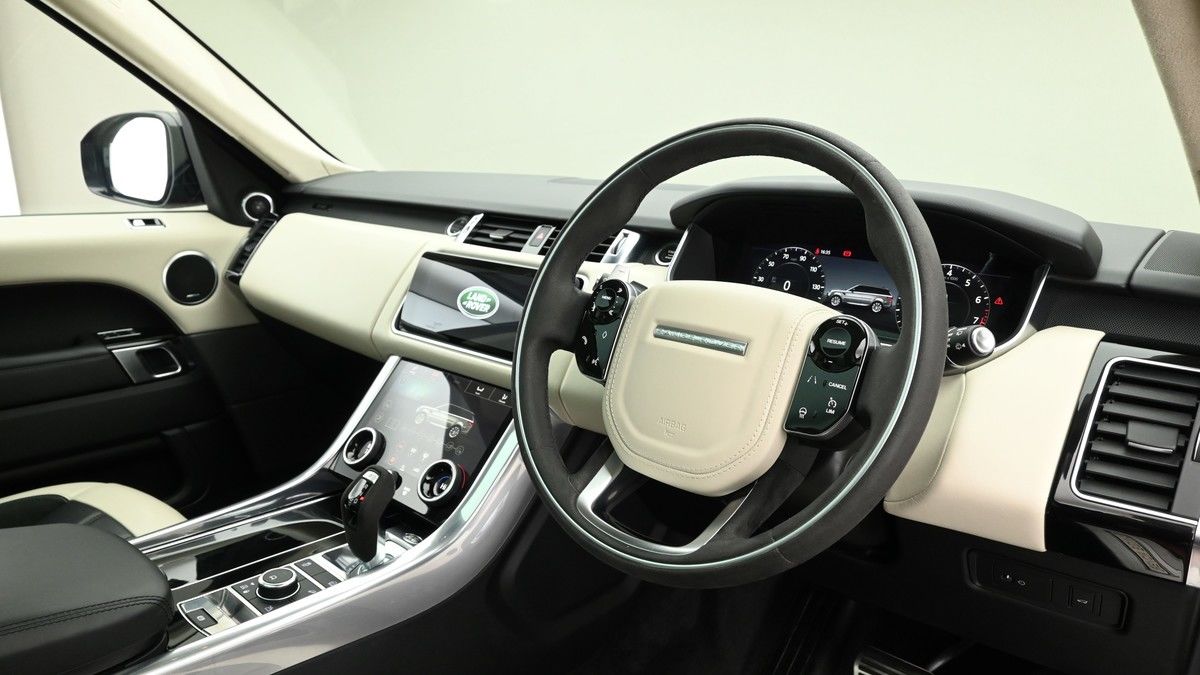 Land Rover Range Rover Sport Image 3