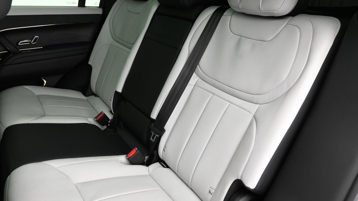 Land Rover Range Rover Sport Image 5