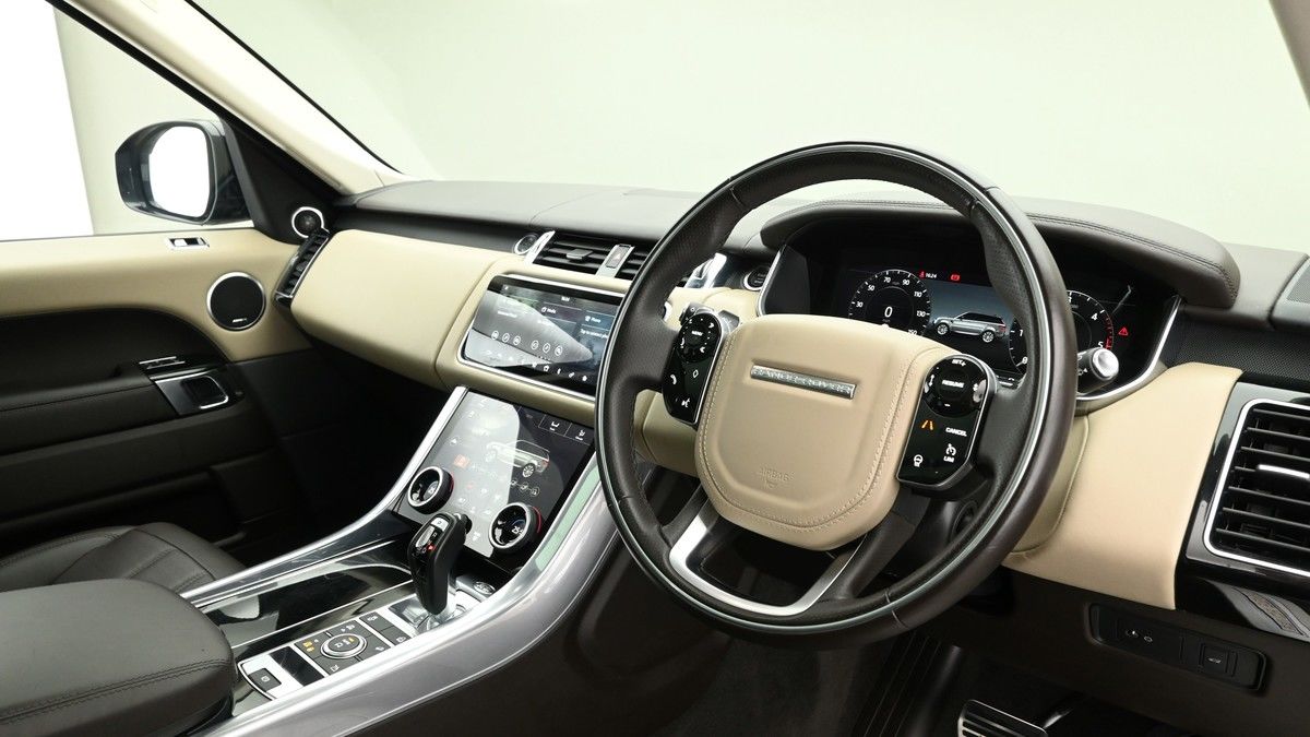 Land Rover Range Rover Sport Image 3