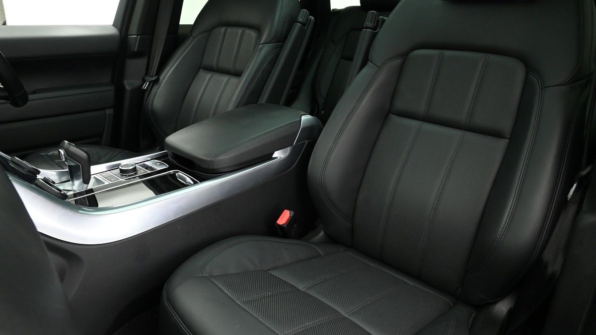 Land Rover Range Rover Sport Image 4