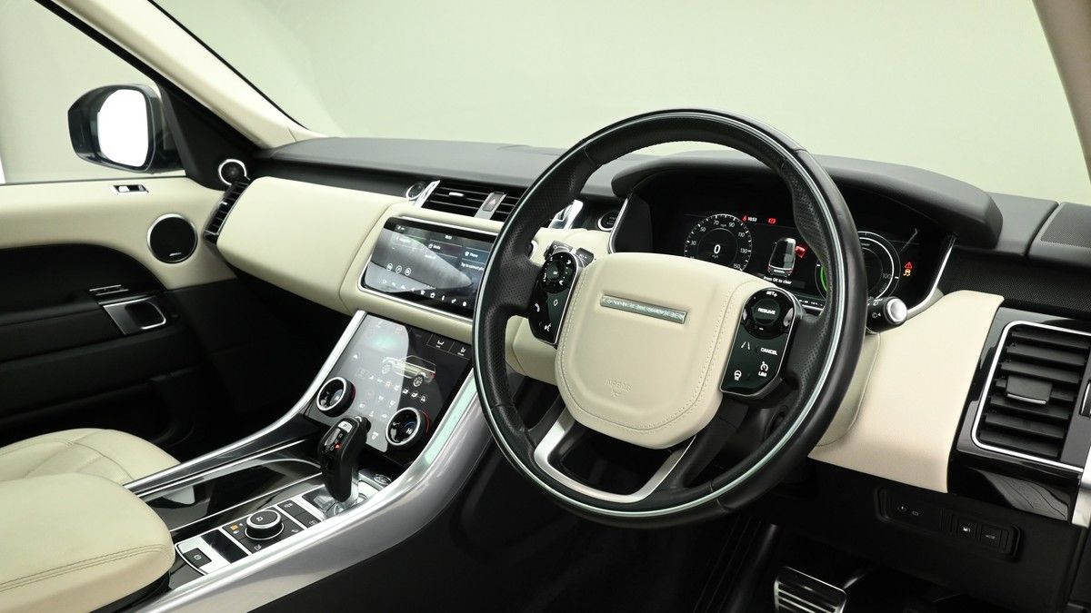 Land Rover Range Rover Sport Image 3