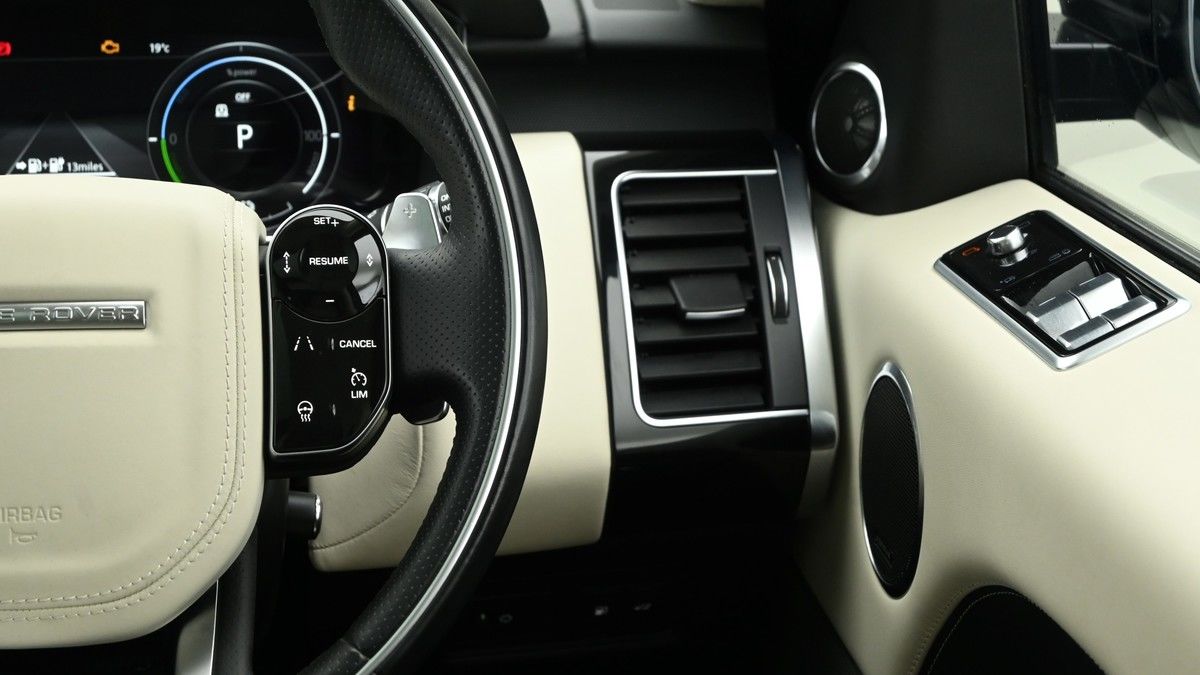 Land Rover Range Rover Sport Image 16