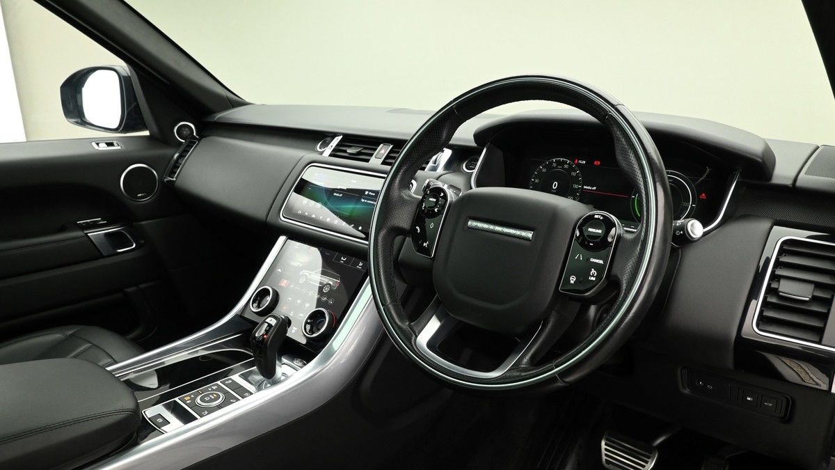 Land Rover Range Rover Sport Image 3