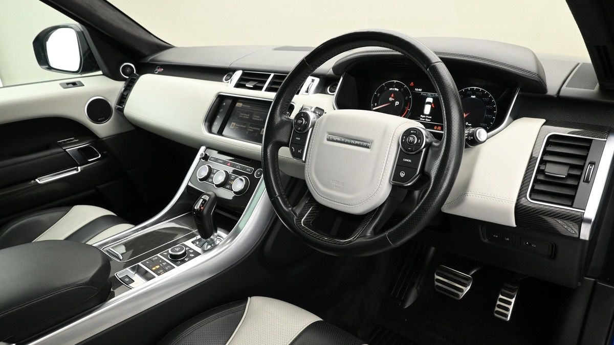 Land Rover Range Rover Sport Image 3