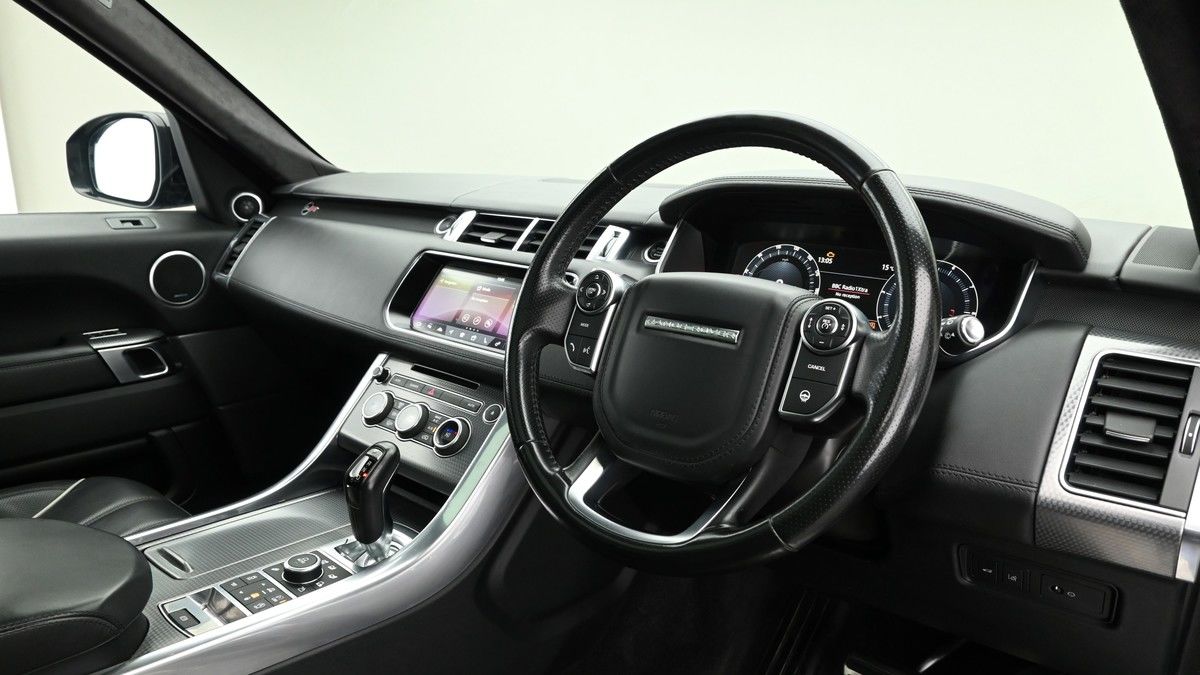 Land Rover Range Rover Sport Image 3