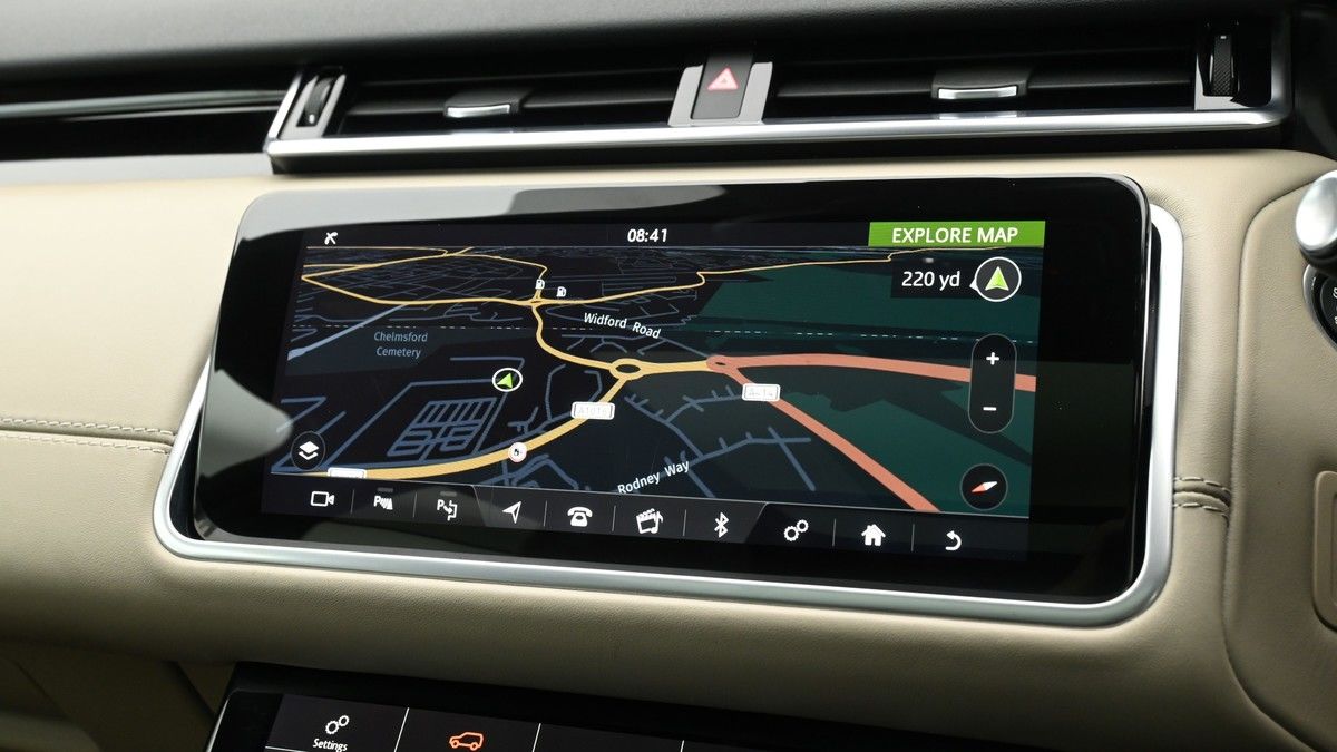 Land Rover Range Rover Velar Image 11