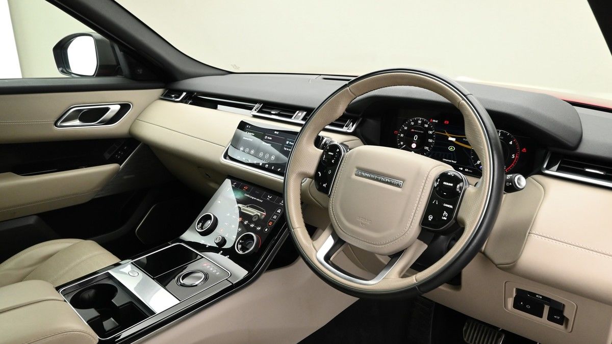 Land Rover Range Rover Velar Image 3