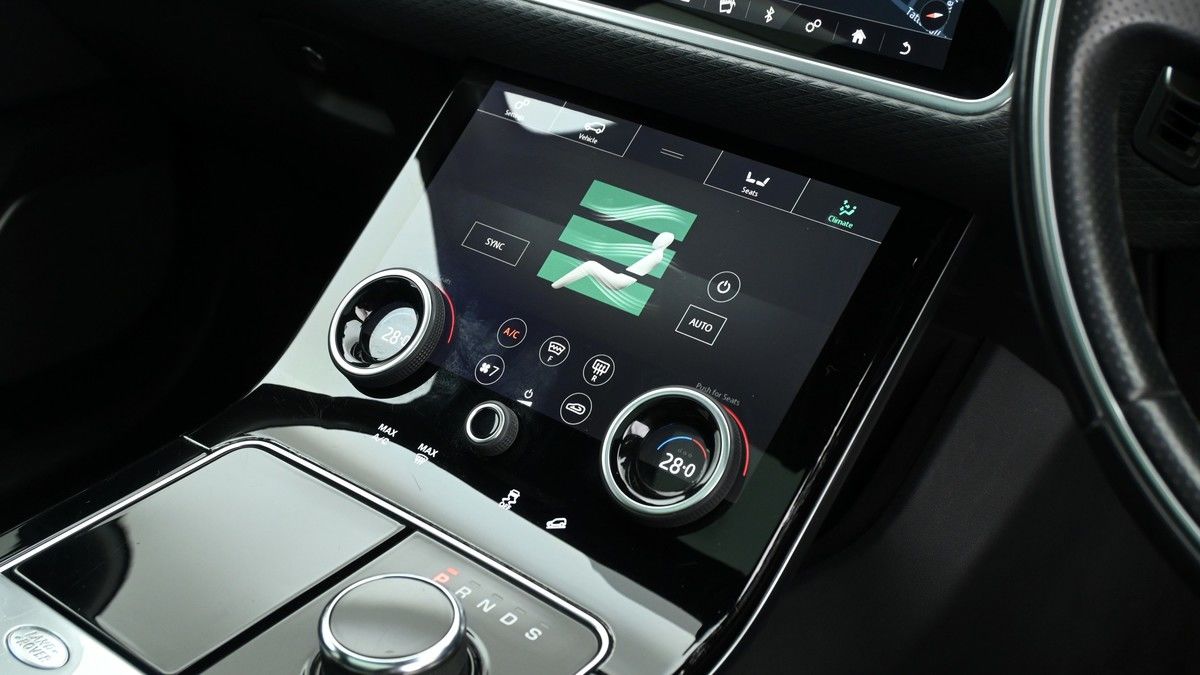 Land Rover Range Rover Velar Image 12