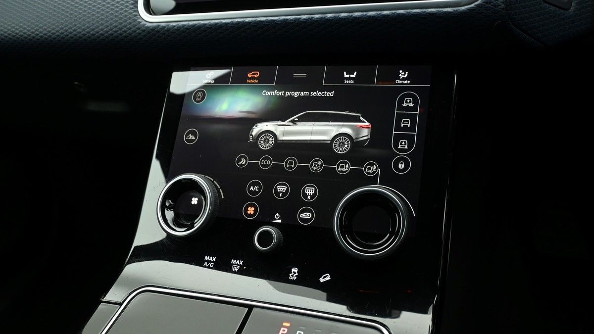 Land Rover Range Rover Velar Image 12