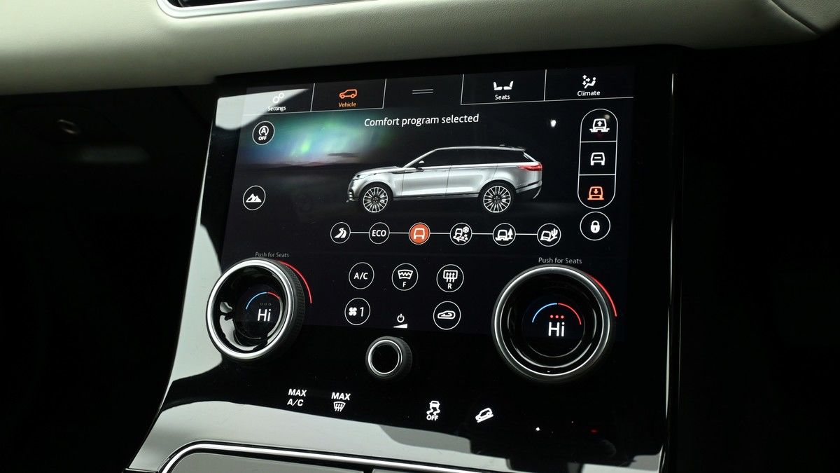 Land Rover Range Rover Velar Image 12