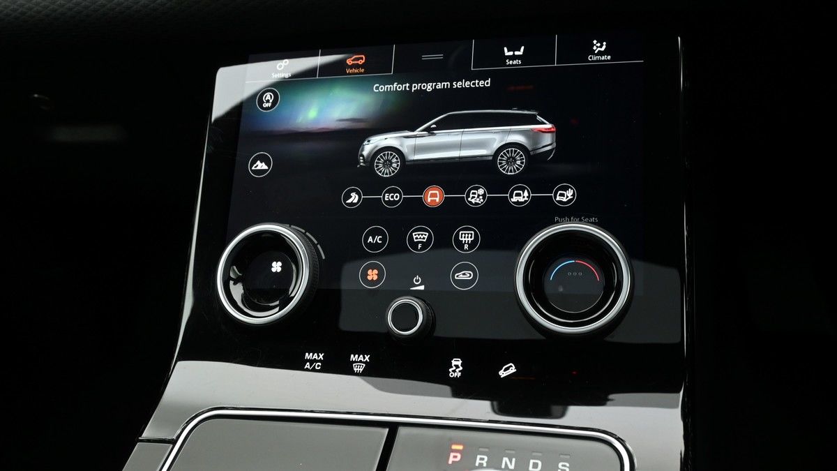 Land Rover Range Rover Velar Image 12