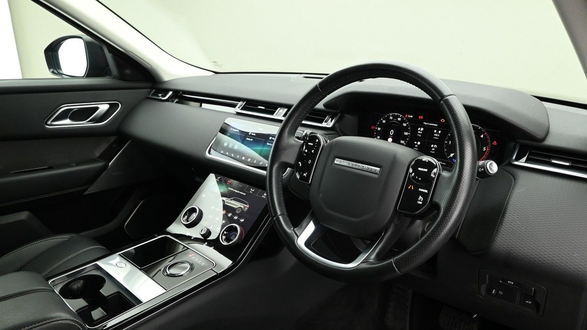 Land Rover Range Rover Velar Image 3