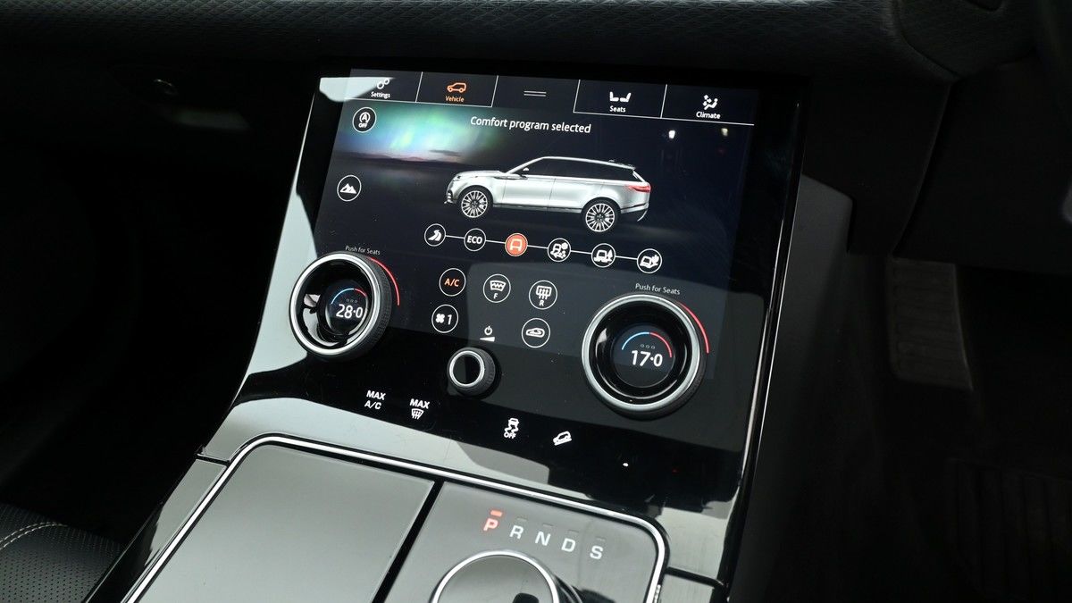 Land Rover Range Rover Velar Image 12