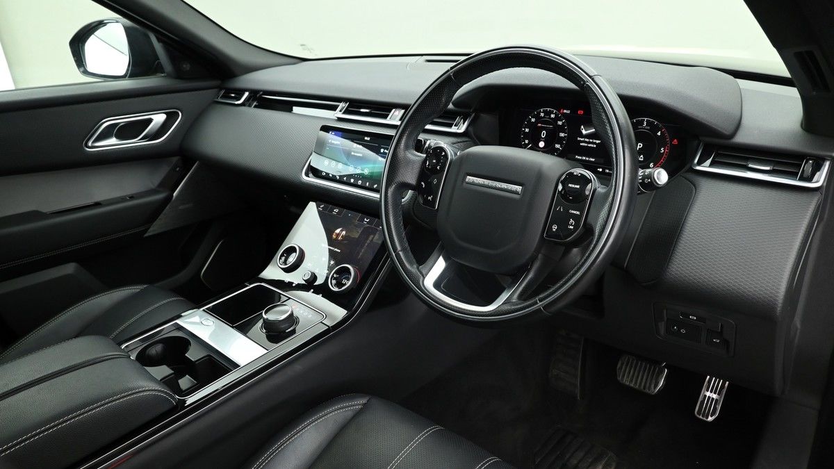 Land Rover Range Rover Velar Image 3