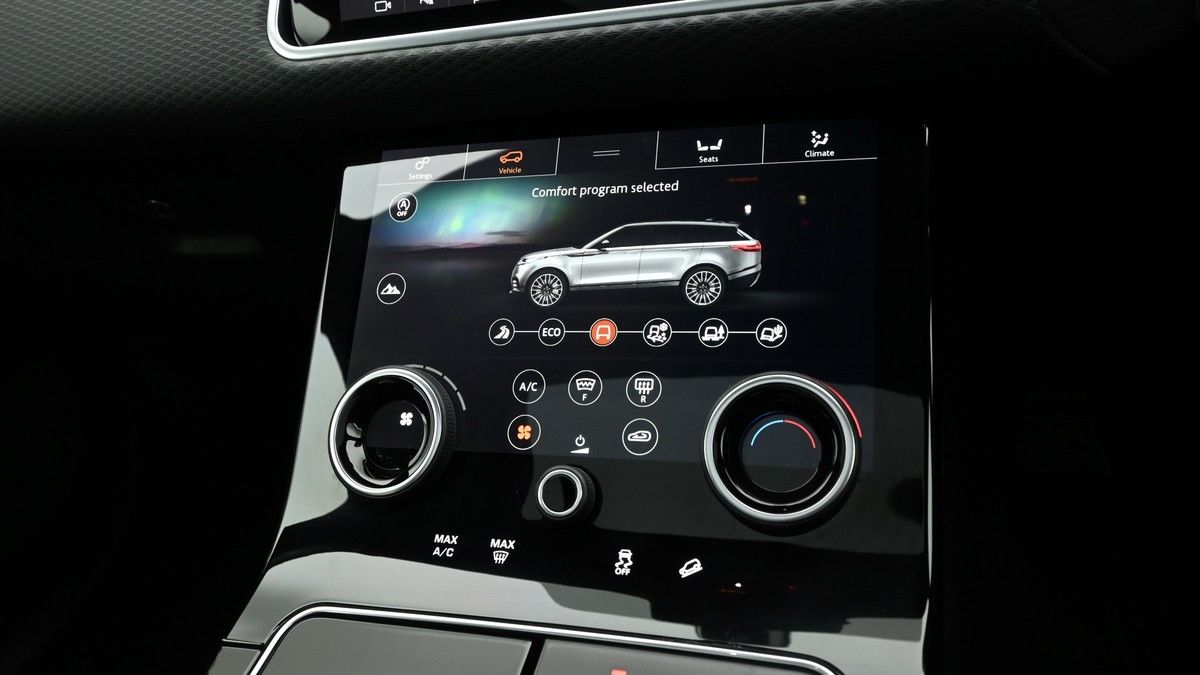 Land Rover Range Rover Velar Image 12