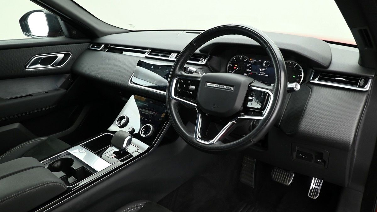 Land Rover Range Rover Velar Image 2