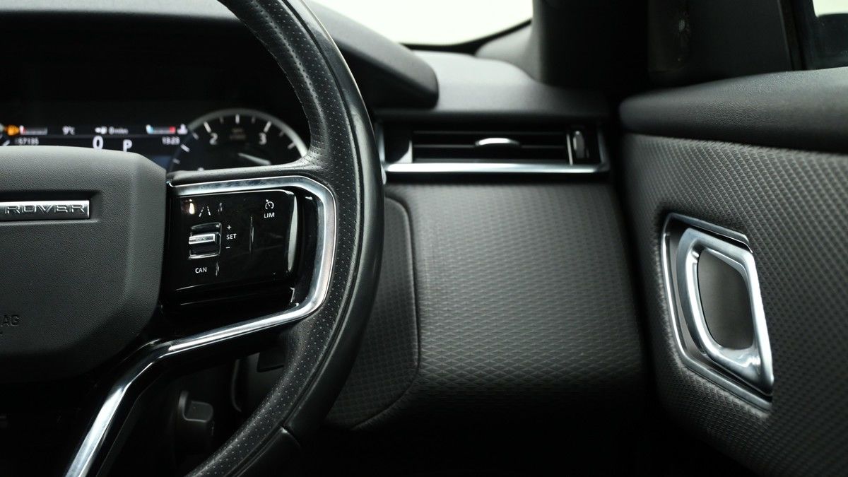 Land Rover Range Rover Velar Image 15