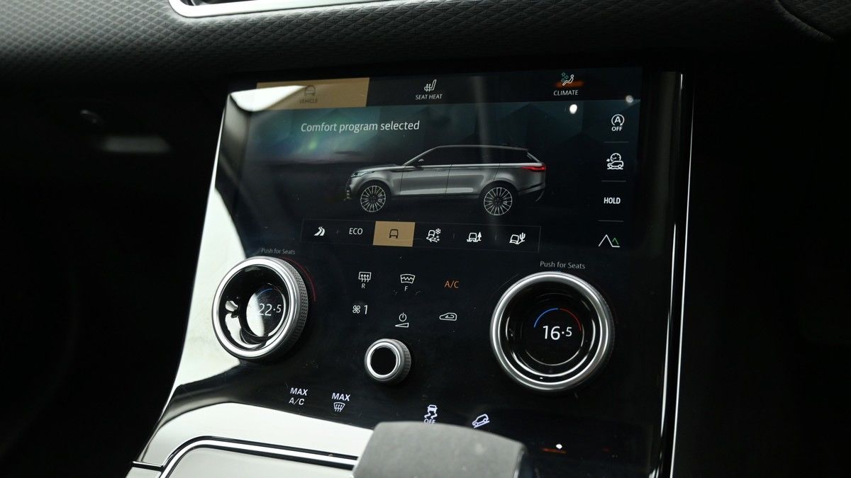 Land Rover Range Rover Velar Image 12