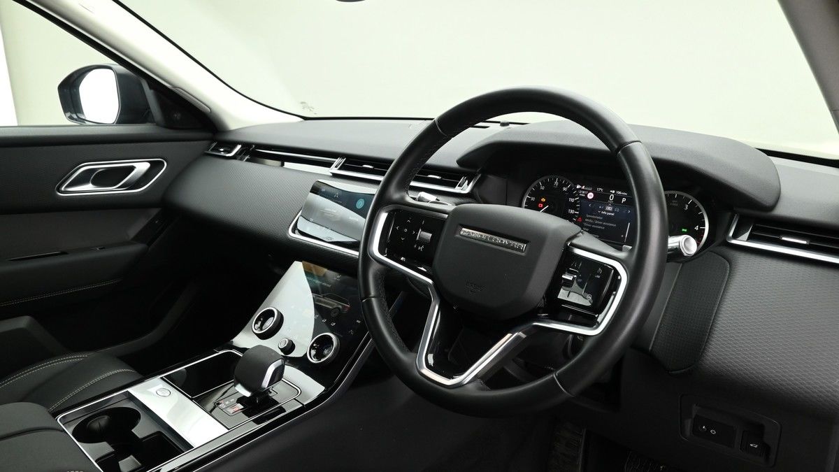 Land Rover Range Rover Velar Image 3