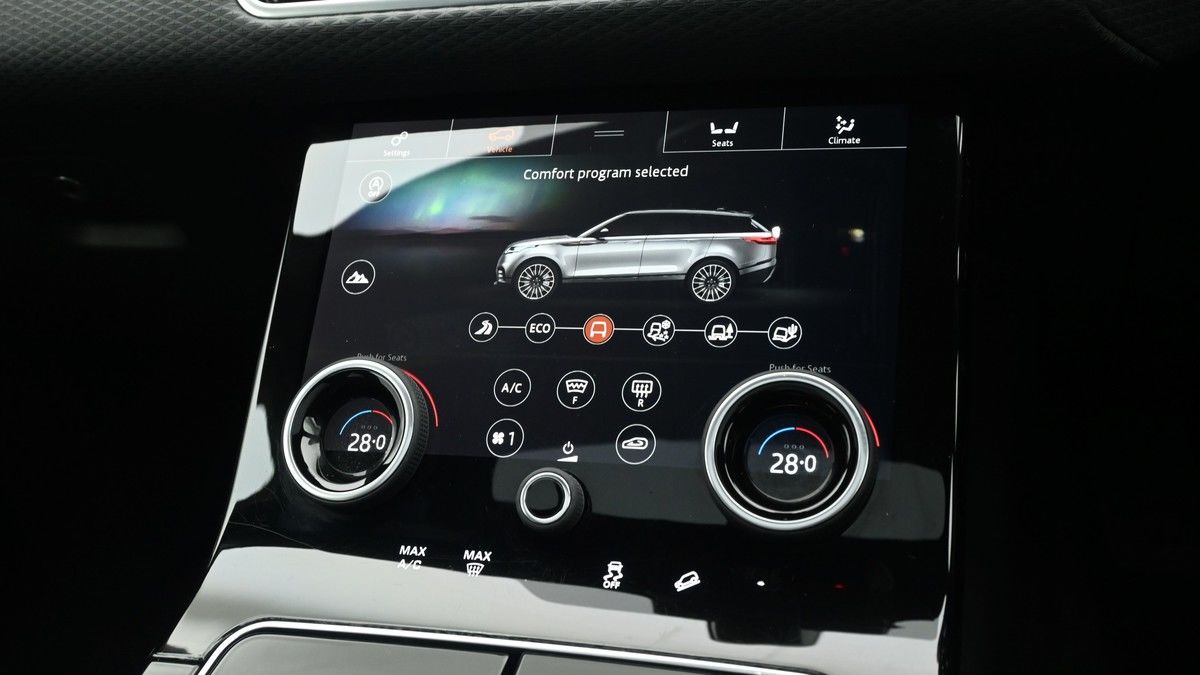 Land Rover Range Rover Velar Image 11