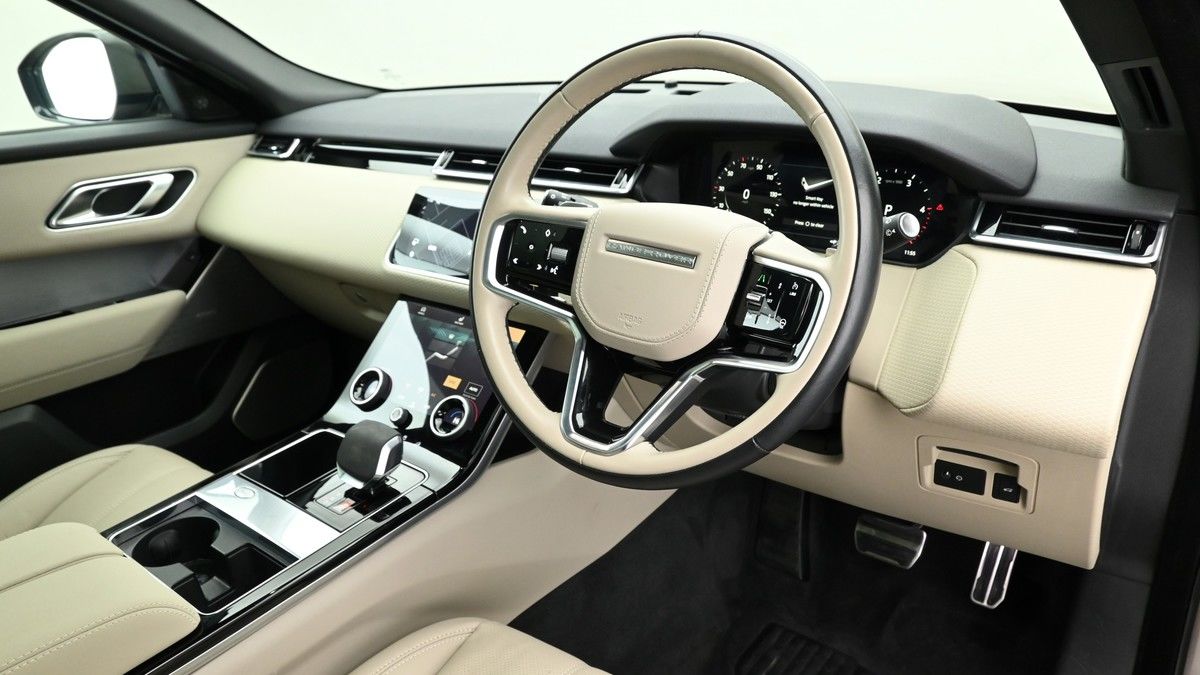 Land Rover Range Rover Velar Image 3