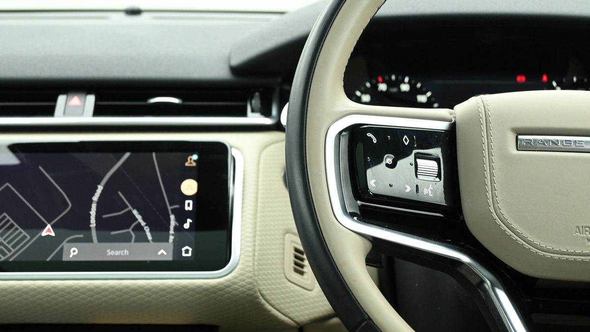 Land Rover Range Rover Velar Image 15