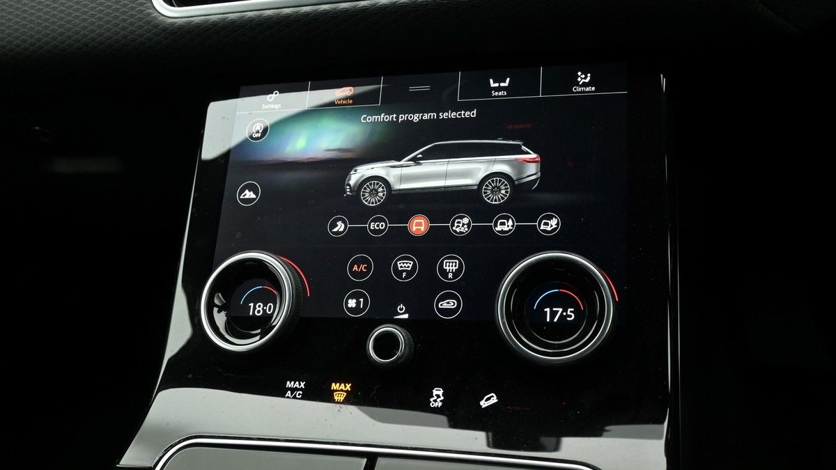 Land Rover Range Rover Velar Image 12