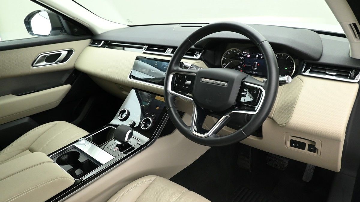 Land Rover Range Rover Velar Image 3