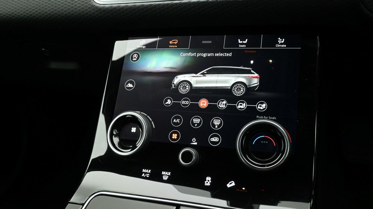 Land Rover Range Rover Velar Image 12