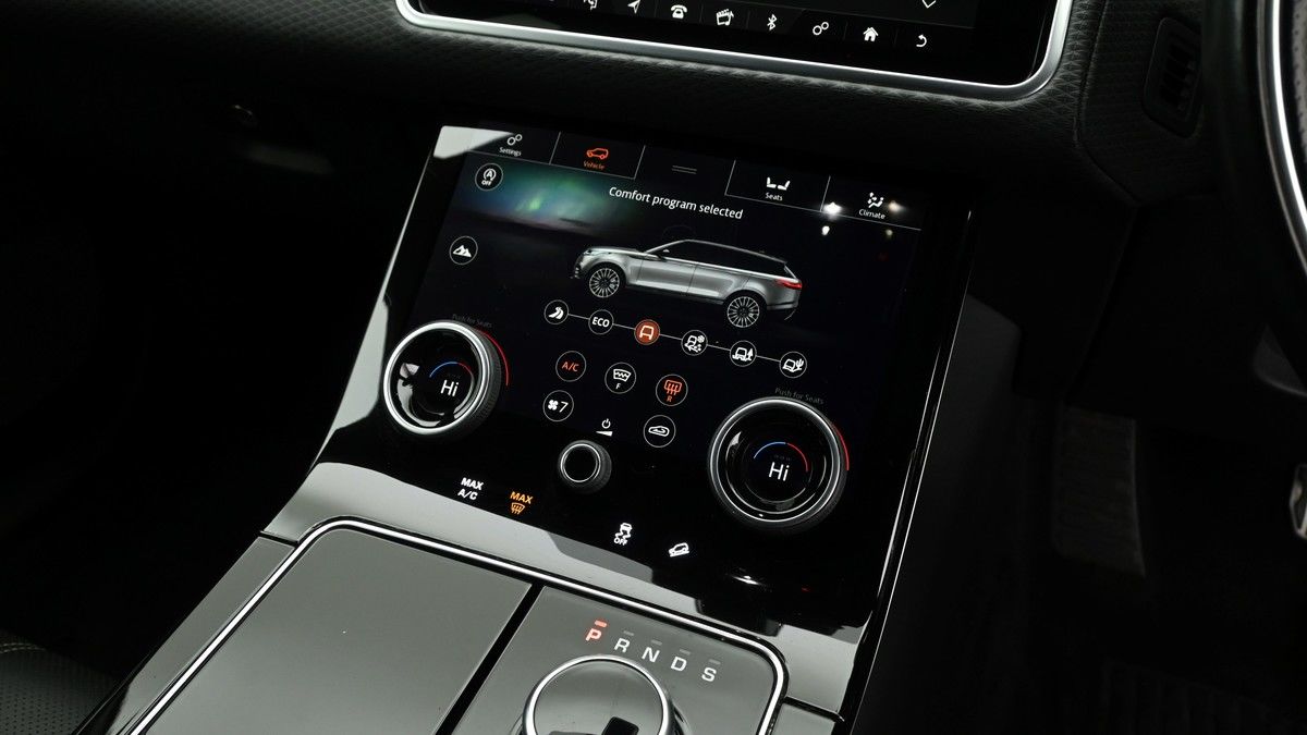 Land Rover Range Rover Velar Image 12