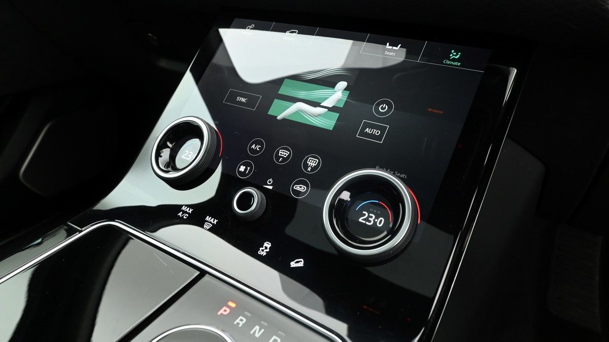 Land Rover Range Rover Velar Image 12