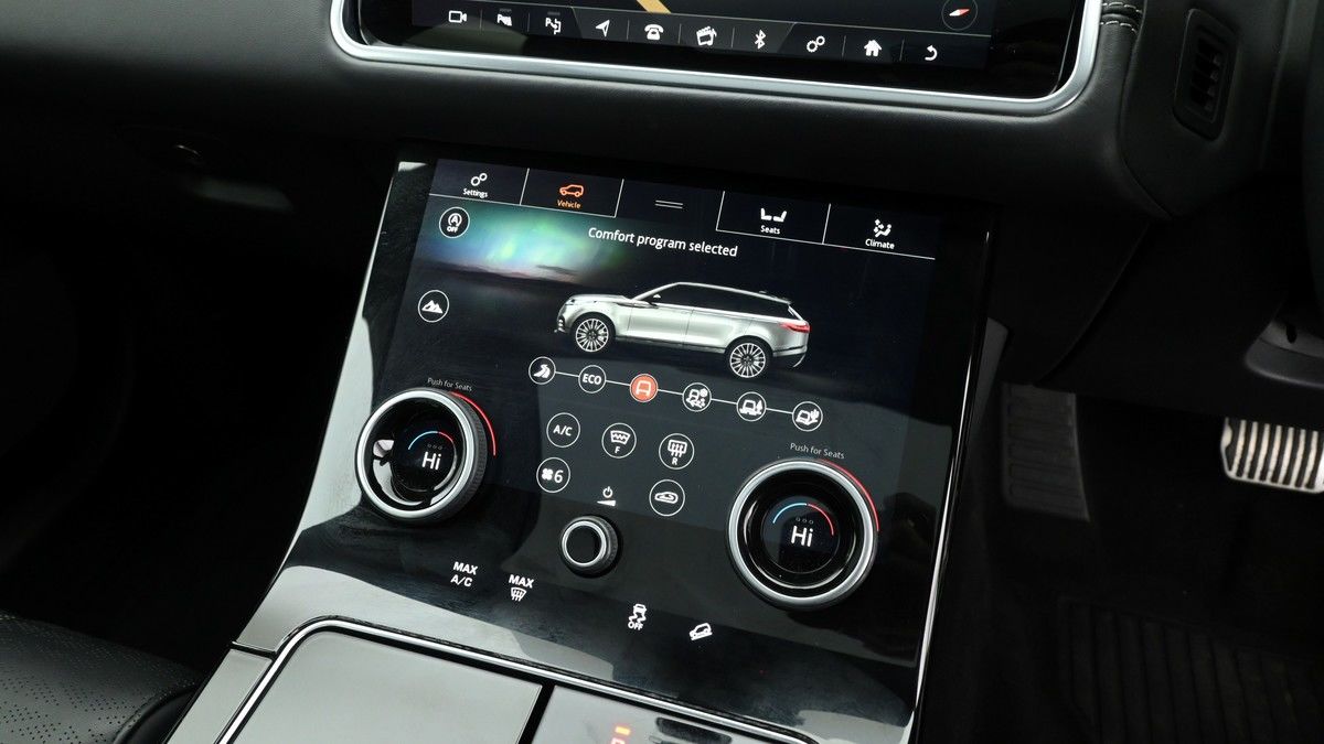 Land Rover Range Rover Velar Image 12