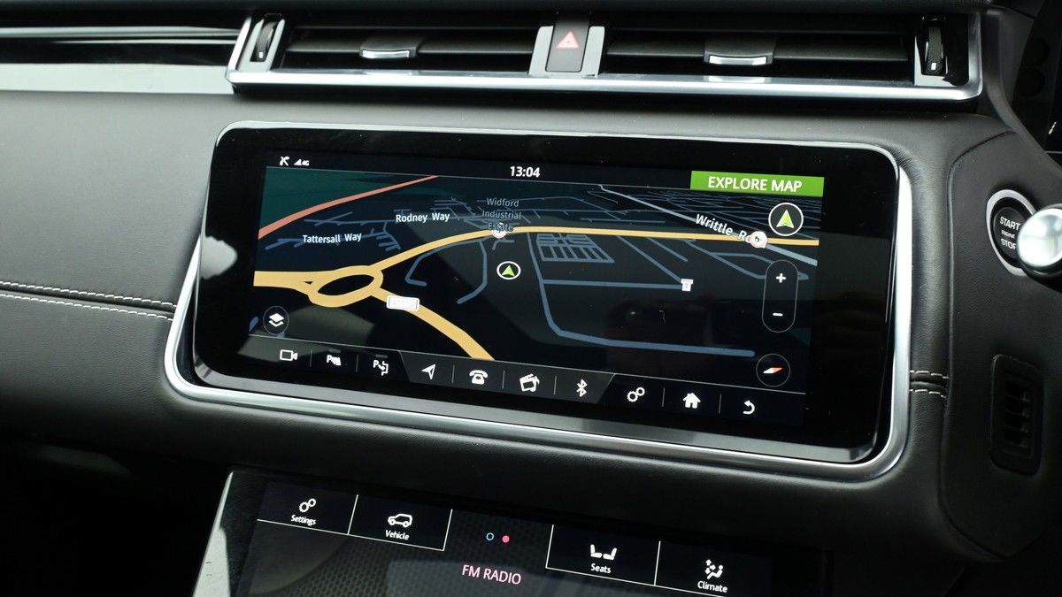 Land Rover Range Rover Velar Image 11