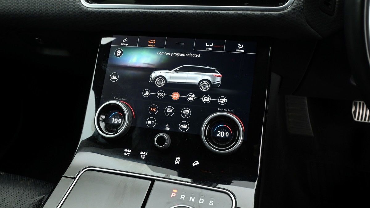 Land Rover Range Rover Velar Image 12