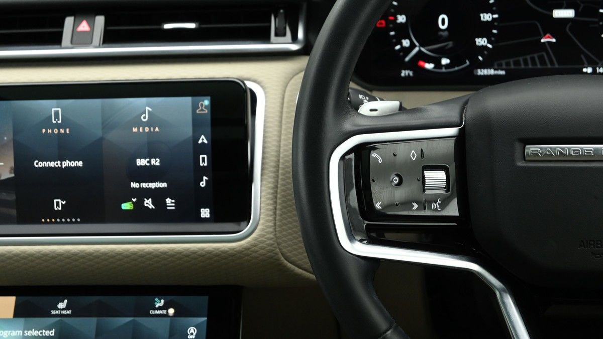 Land Rover Range Rover Velar Image 15