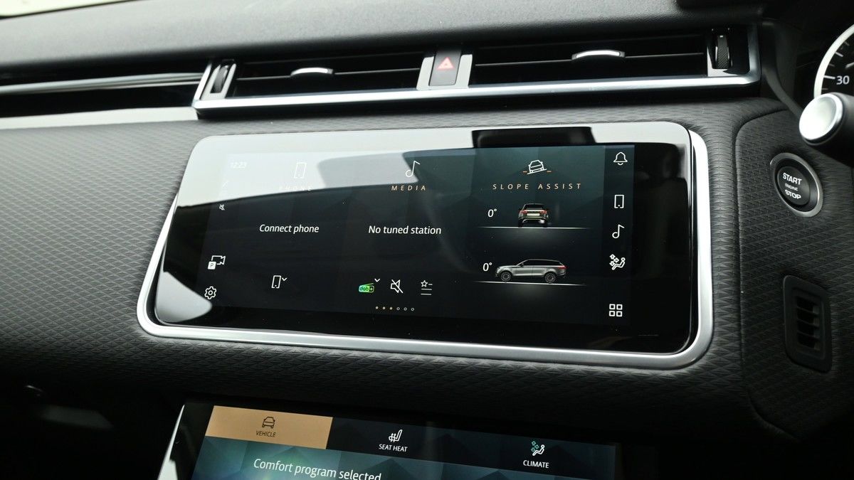 Land Rover Range Rover Velar Image 11