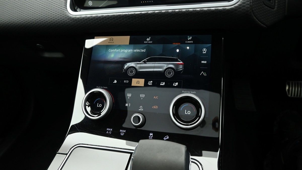 Land Rover Range Rover Velar Image 12