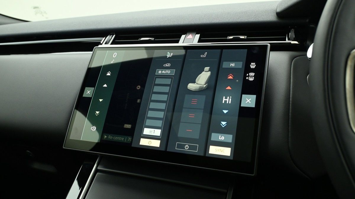 Land Rover Range Rover Velar Image 12