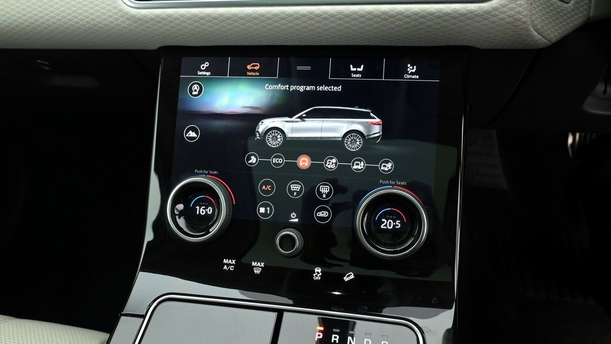 Land Rover Range Rover Velar Image 12