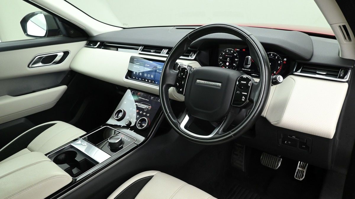 Land Rover Range Rover Velar Image 3