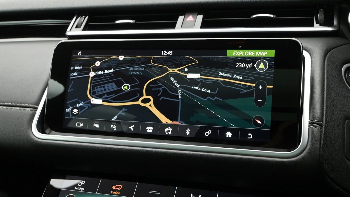 Land Rover Range Rover Velar Image 11