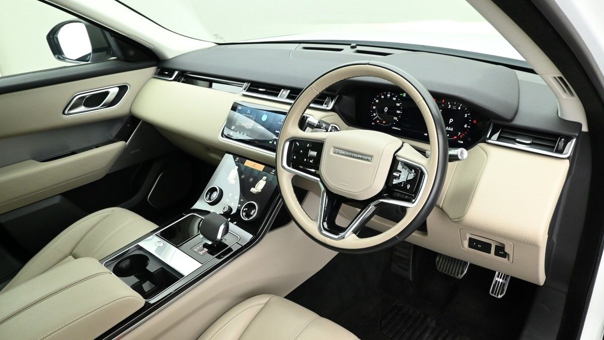 Land Rover Range Rover Velar Image 3