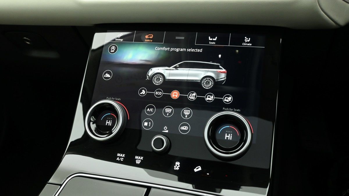 Land Rover Range Rover Velar Image 12